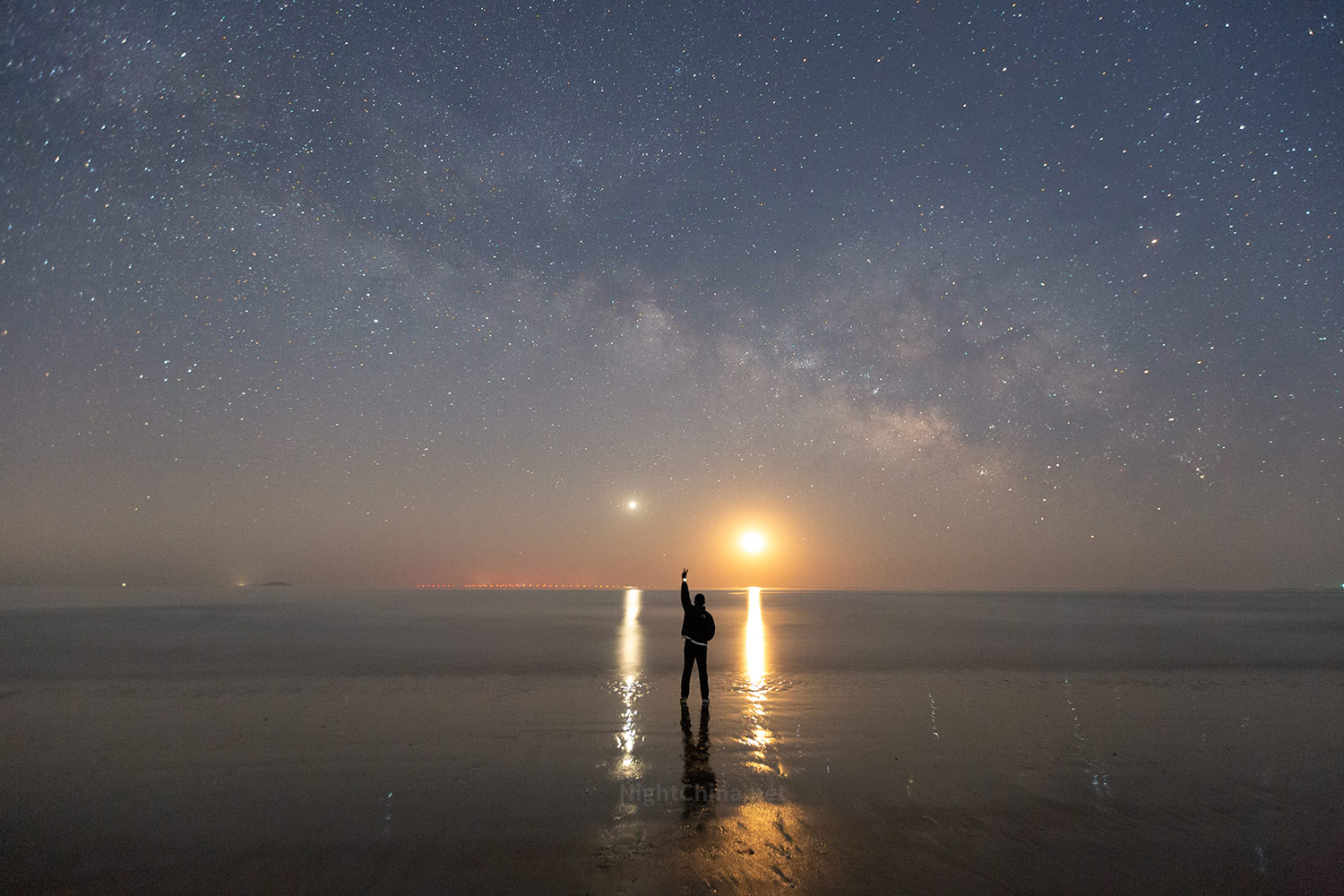 海上升明月 夜空中国